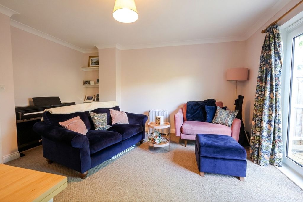Property photo 3 of 12