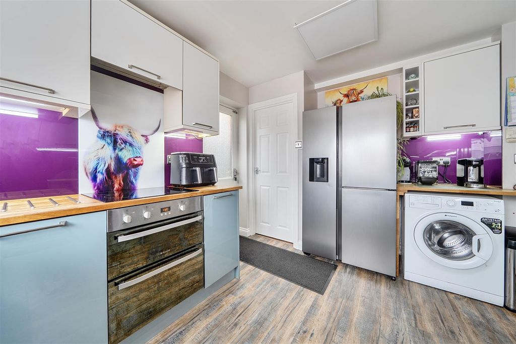 Property photo 3 of 18 Kitchen Main.Jpg