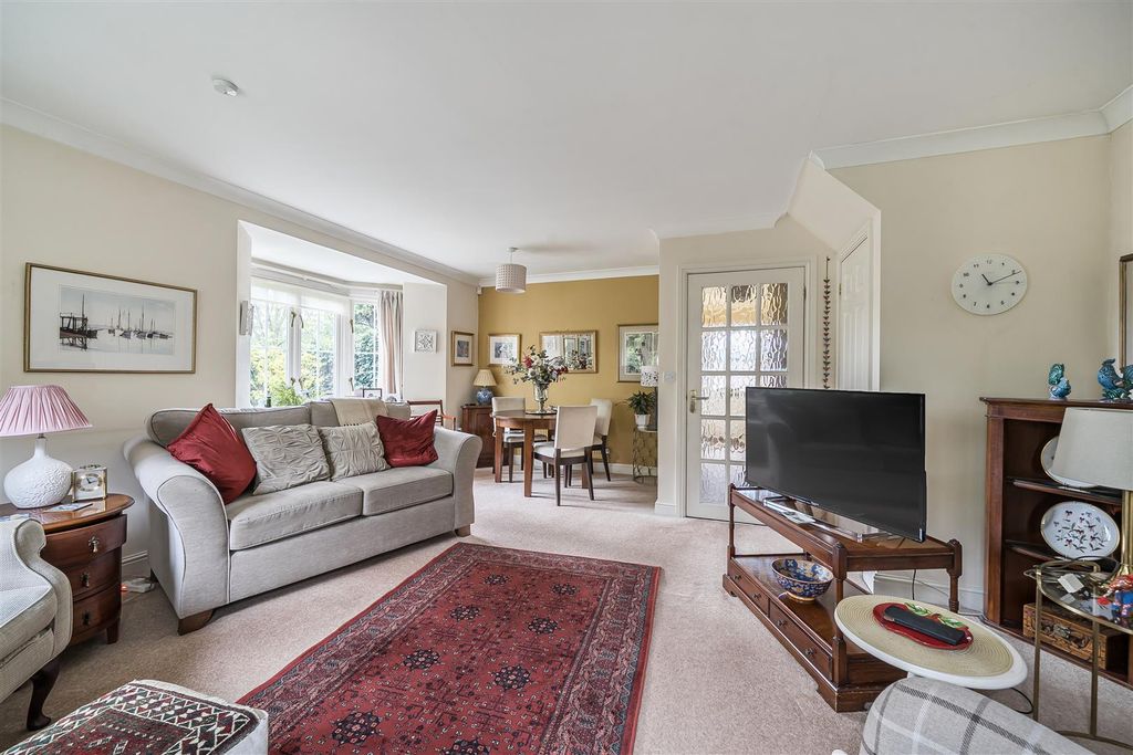 Property photo 2 of 16 1346236-18-68B973A1B7c63.Jpg