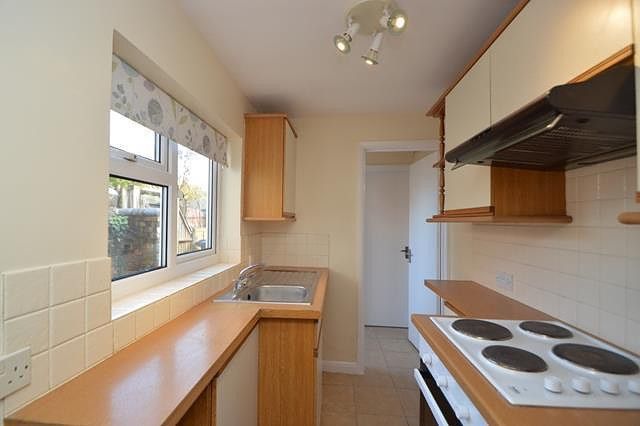 Property photo 2 of 9 Kitchen