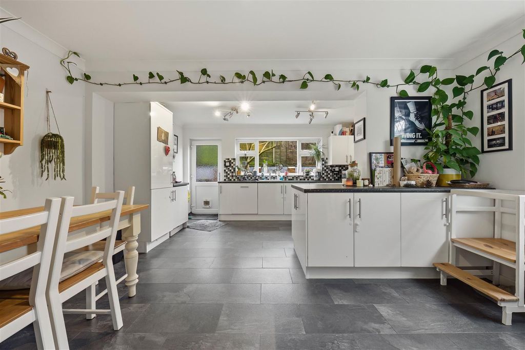 Property photo 3 of 23 Ba-15.Jpg