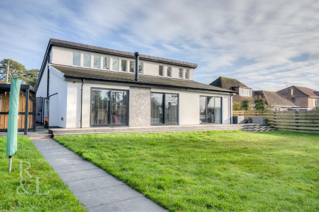 Property photo 2 of 32 Batched (3).Jpg