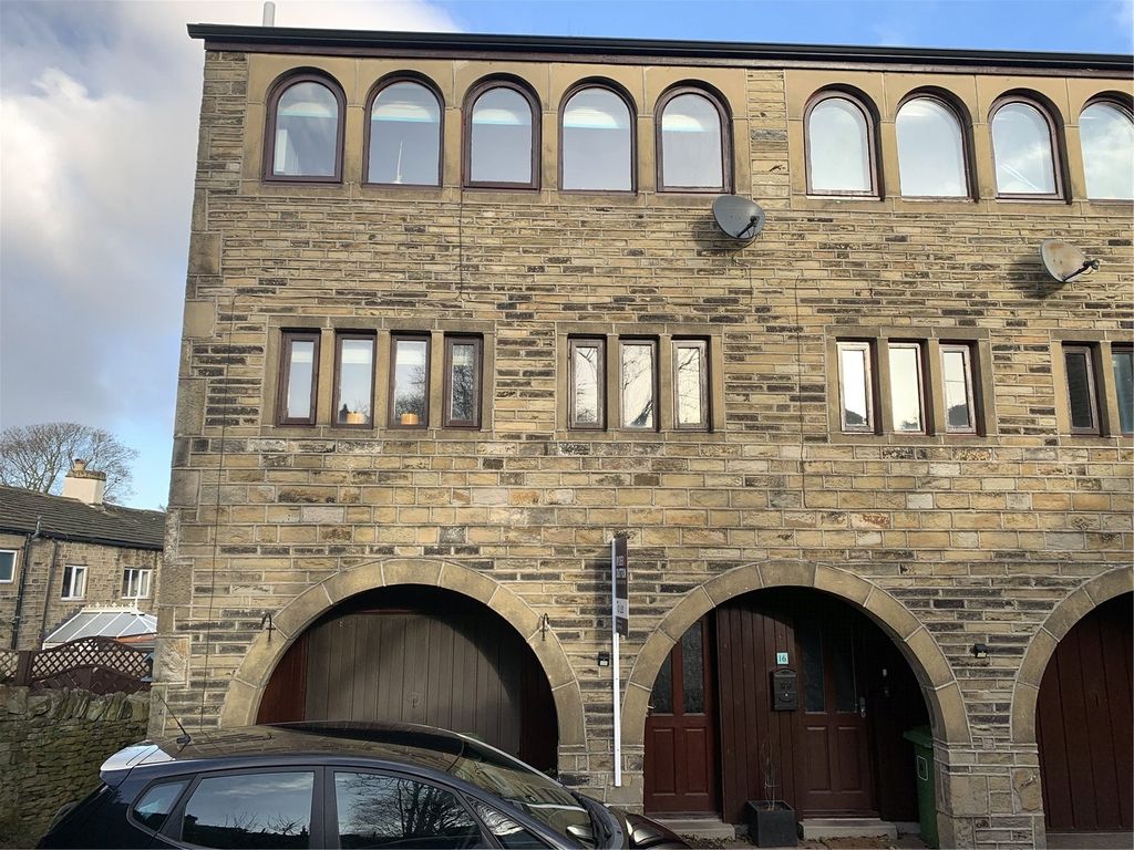 Property photo 1 of 14 External