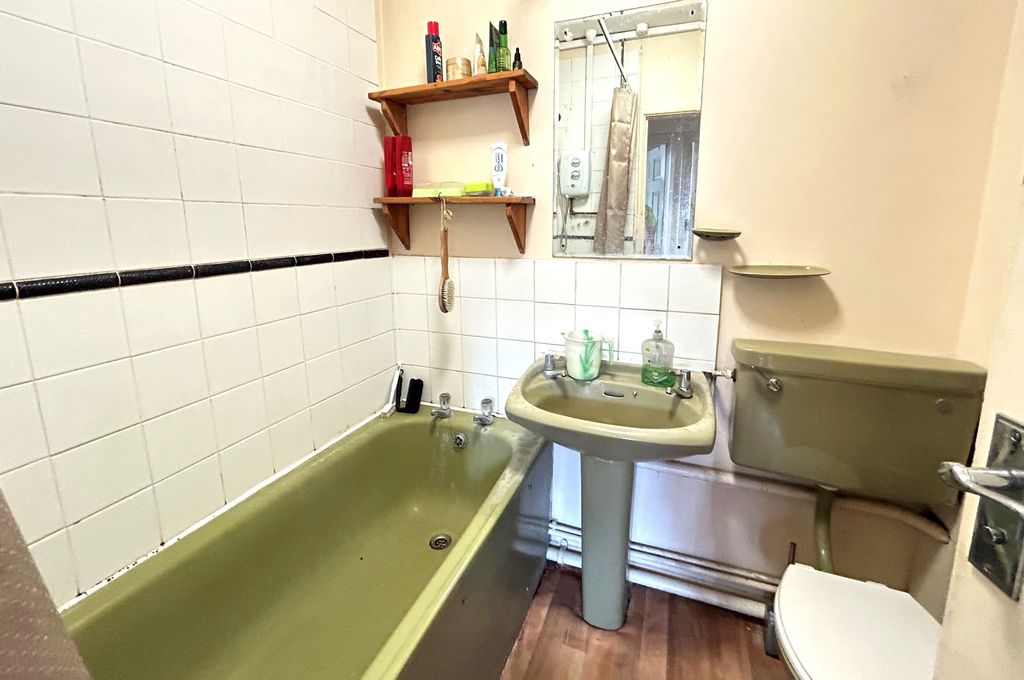 Property photo 3 of 4