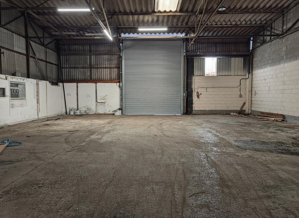 Property photo 2 of 3 Unit A, Reservoir Road, Hull