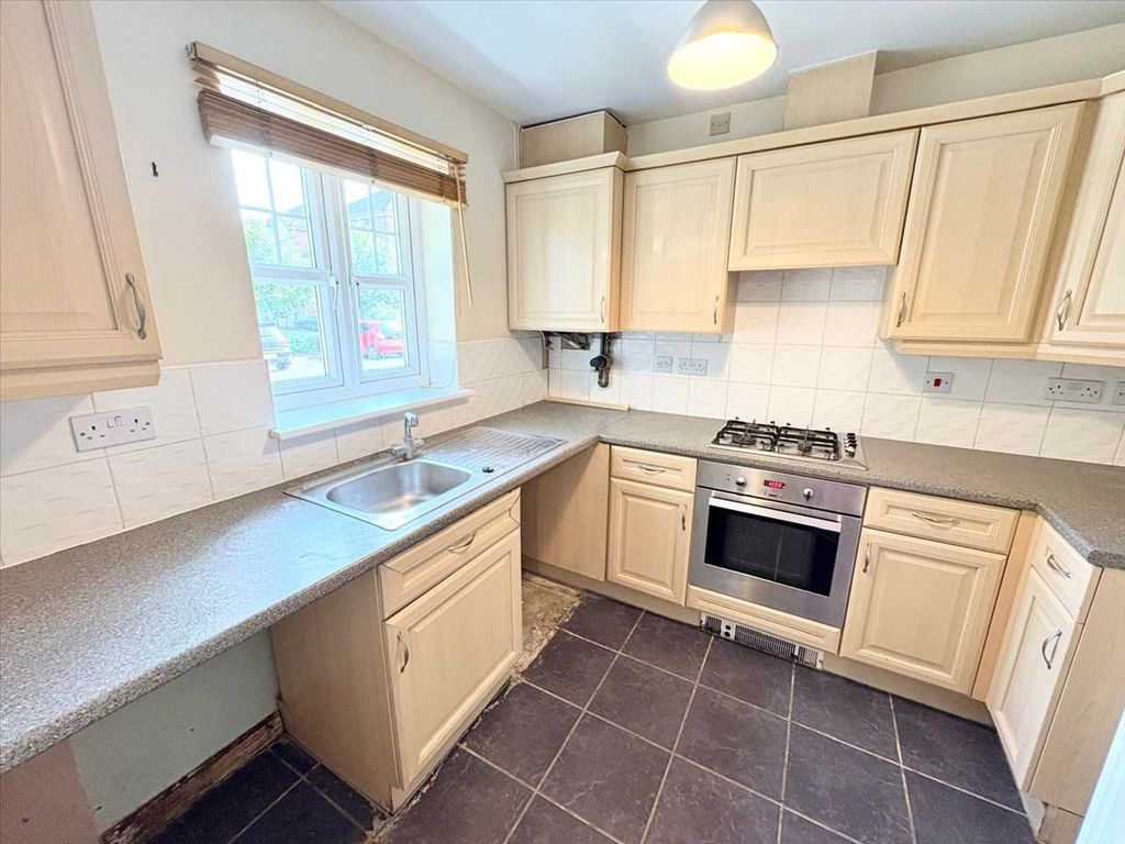 Property photo 2 of 20