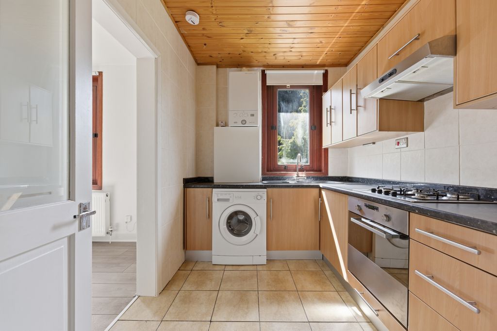 Additional image 6 of 3 bed flat for sale56 Robertson Road, Dunfermline KY12