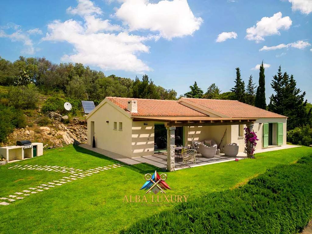 Property photo 2 of 42