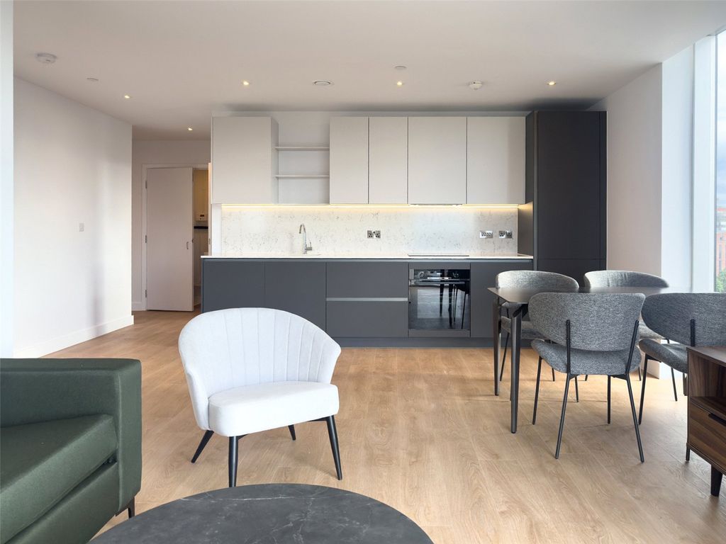 Property photo 2 of 19 Picture No. 03