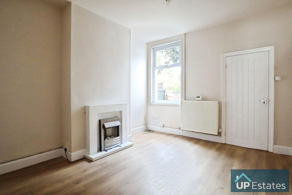 Property photo 2 of 8 Rear Reception Room