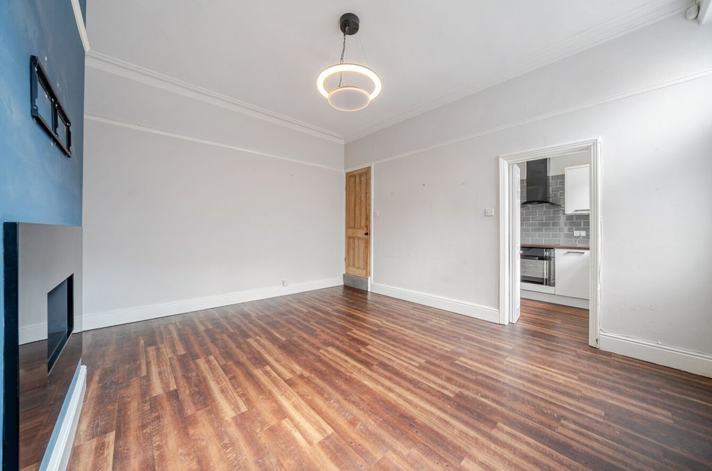 Property photo 3 of 18 1481471-10-6A3269...