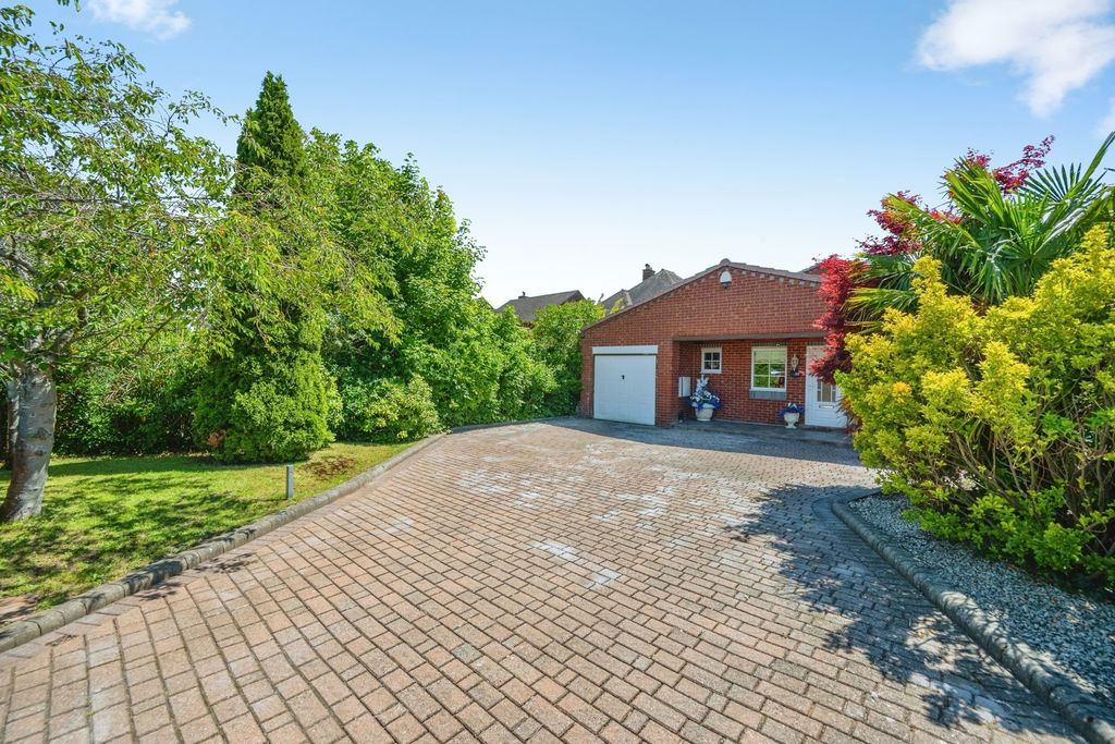 Property photo 2 of 41 Pbox-Img.Jpg