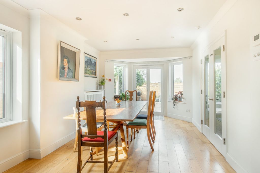Property photo 3 of 16 Dining Room