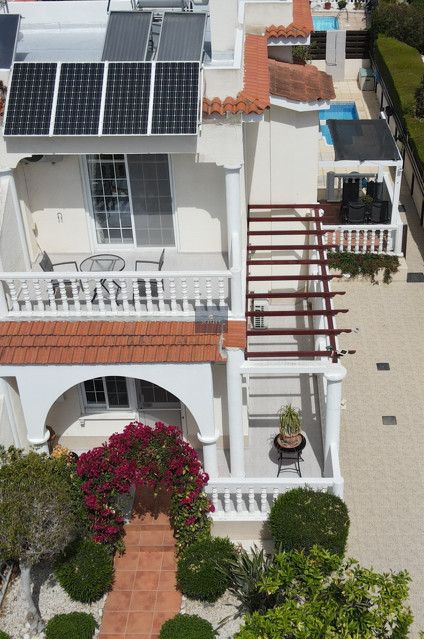 Property photo 1 of 28