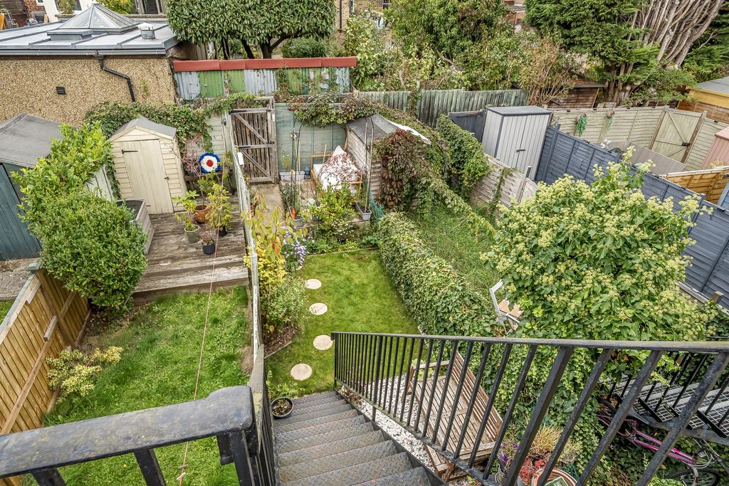 Property photo 2 of 12