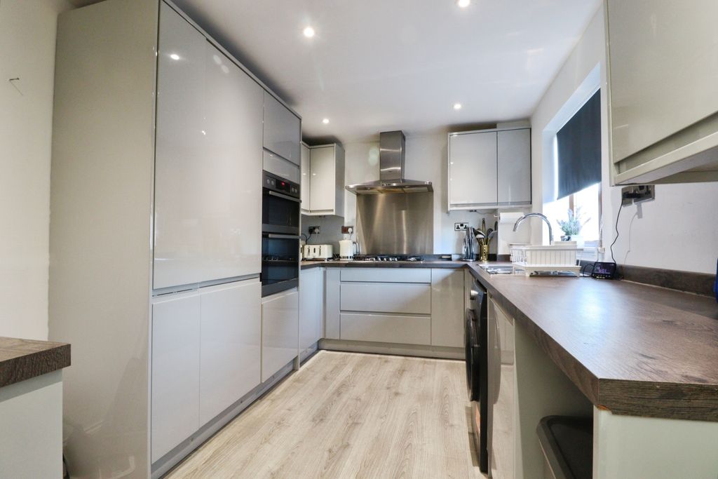 Property photo 3 of 15 Photo #3