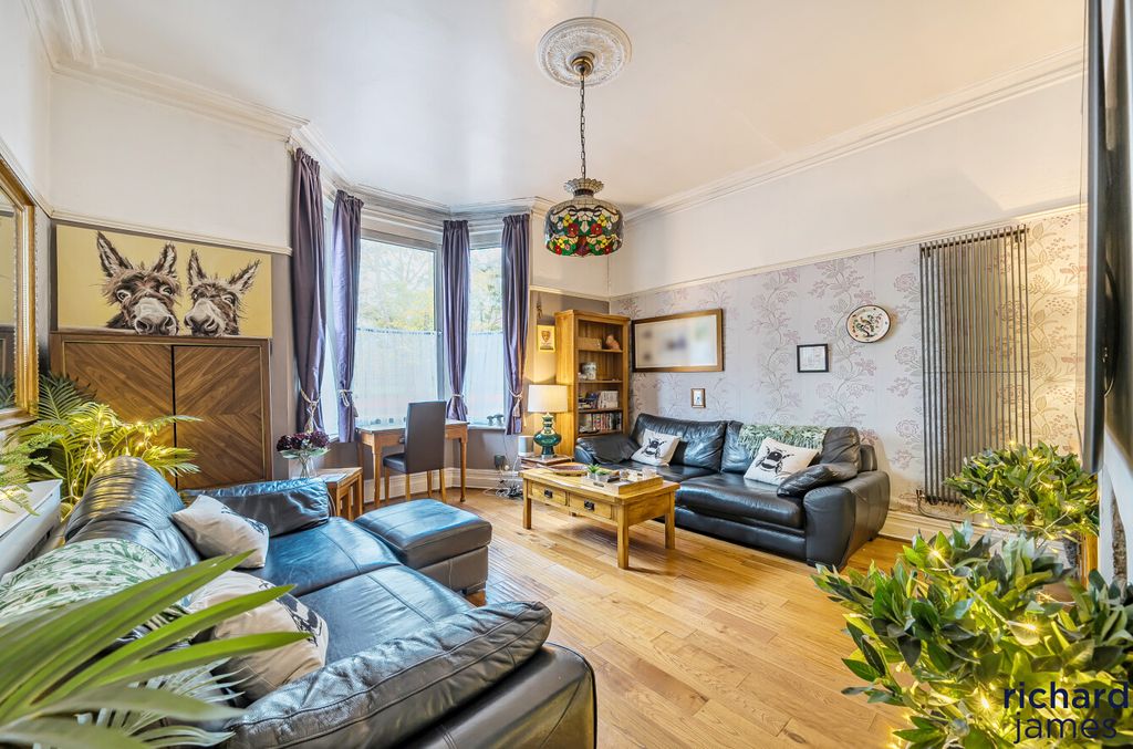 Property photo 2 of 26 F13285A75Fe7407c986405d598F19535