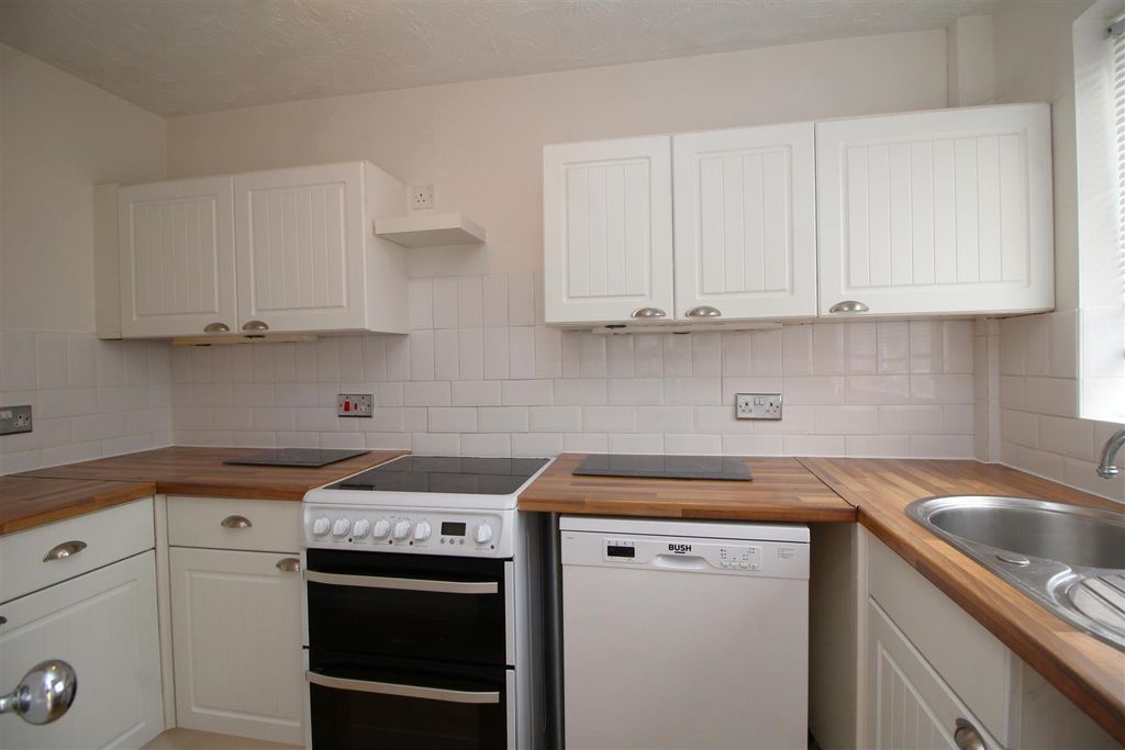 Property photo 3 of 12 Kitchen 2 .Jpg