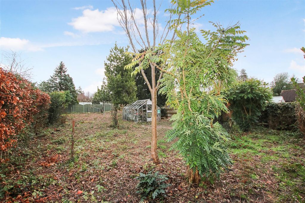 Property photo 3 of 14 Garden Dp.Jpg