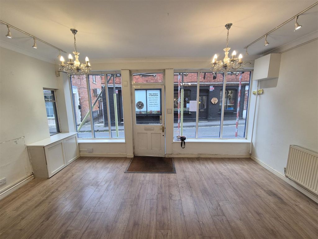 Property photo 3 of 16 Retail Premises