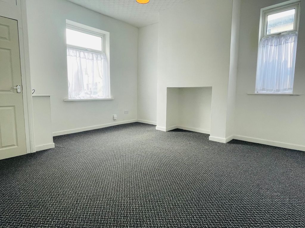 Property photo 2 of 7 Lounge