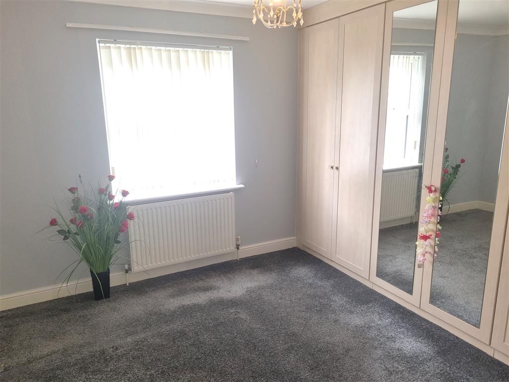 Property photo 3 of 6 Bedroom