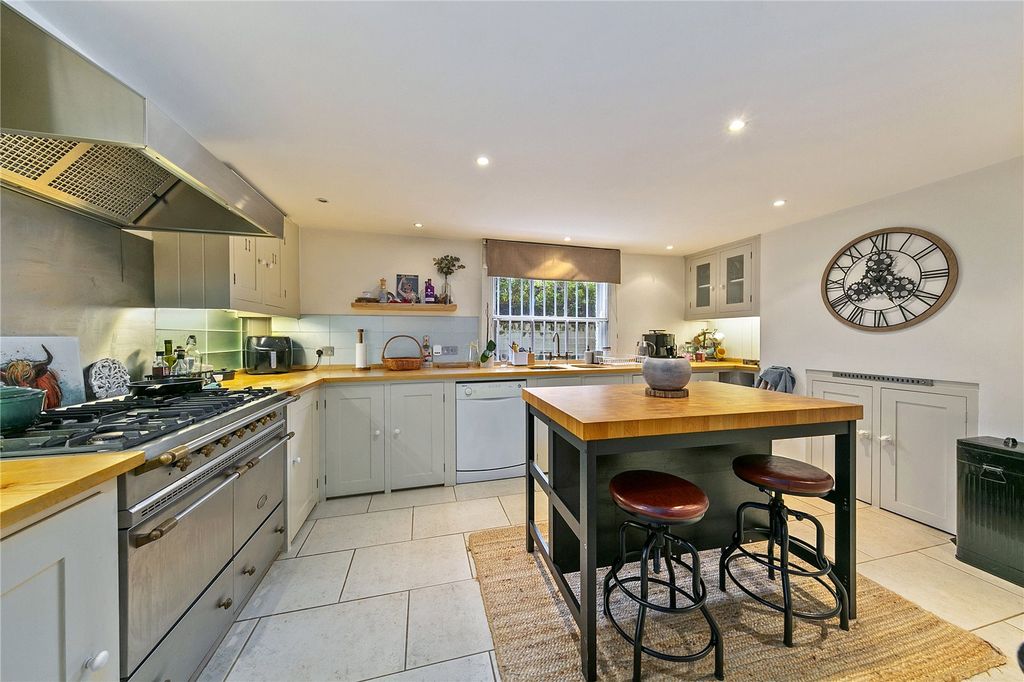 Property photo 2 of 14 Picture No. 02