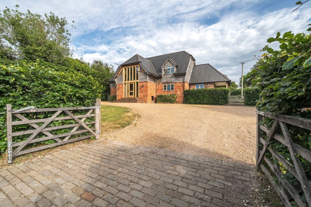 Property photo 2 of 28 Picture No. 97