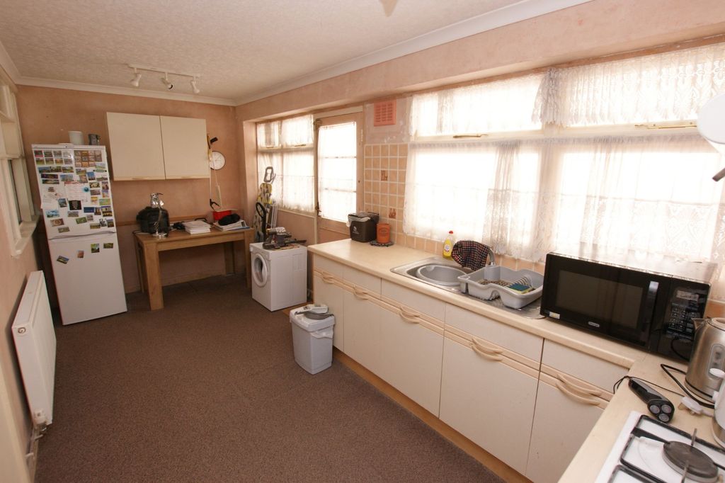 Property photo 2 of 10 Picture No. 15
