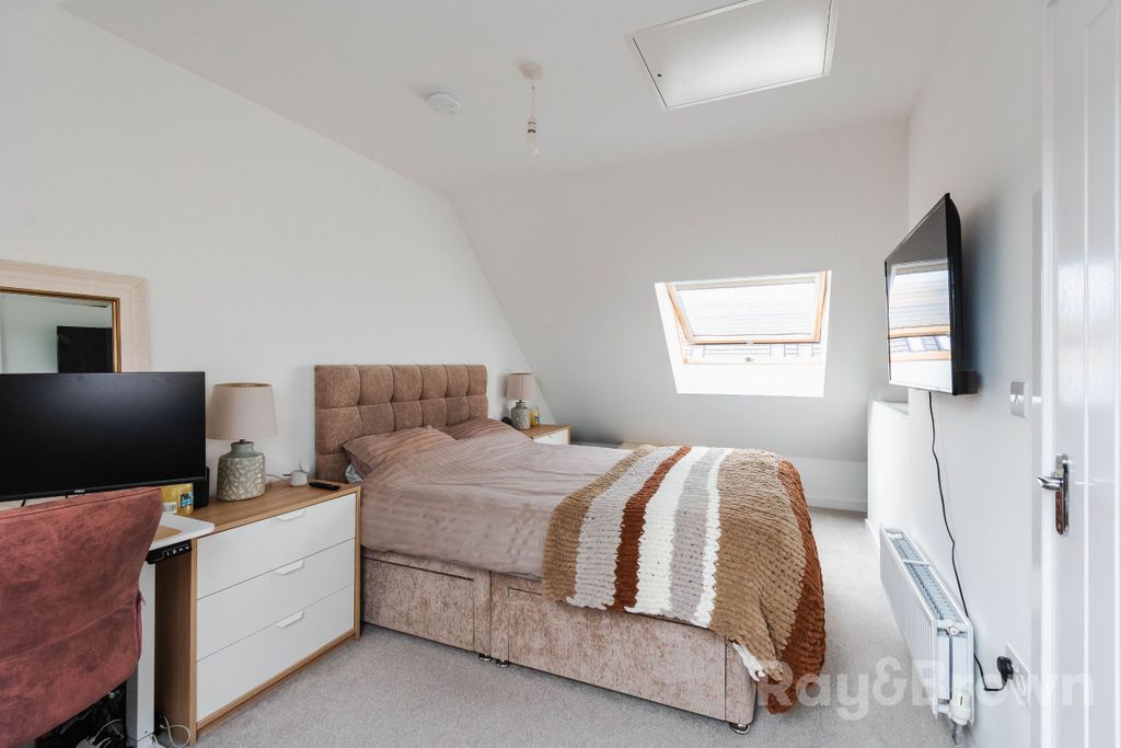 Property photo 3 of 39