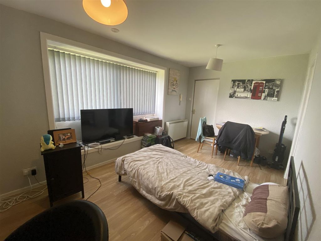 Property photo 3 of 4
