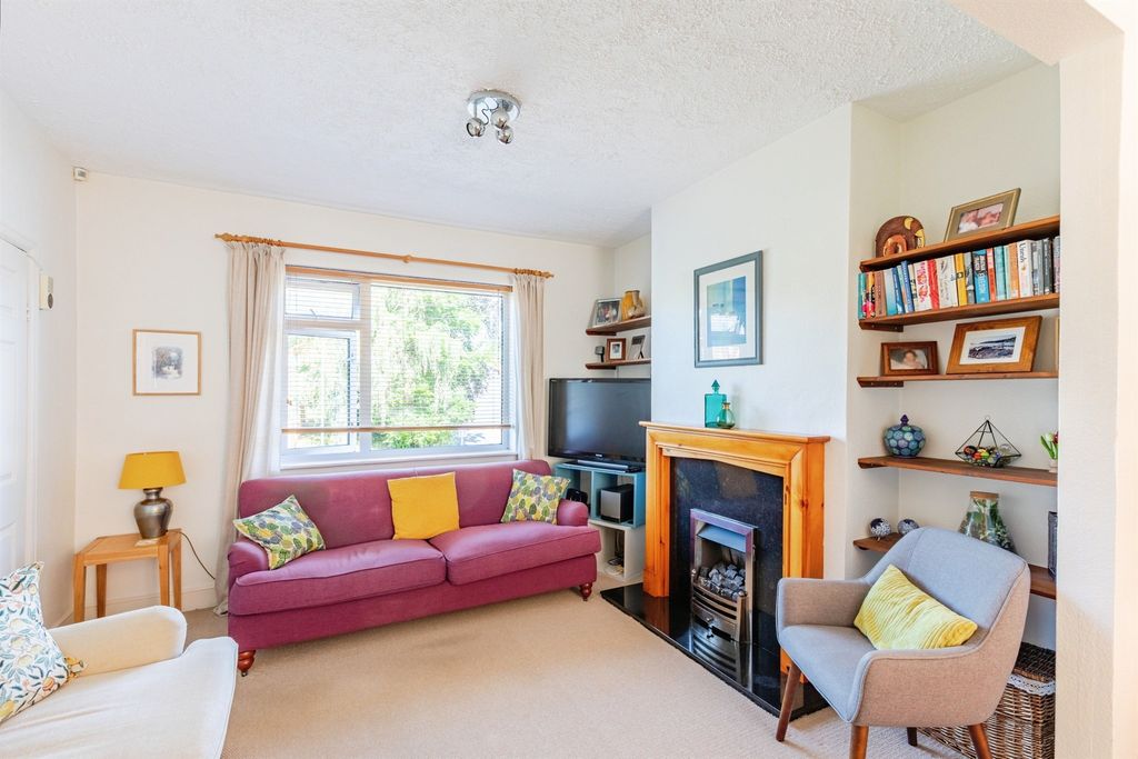 Property photo 3 of 18