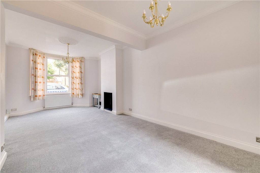 Property photo 3 of 11 Picture No. 08