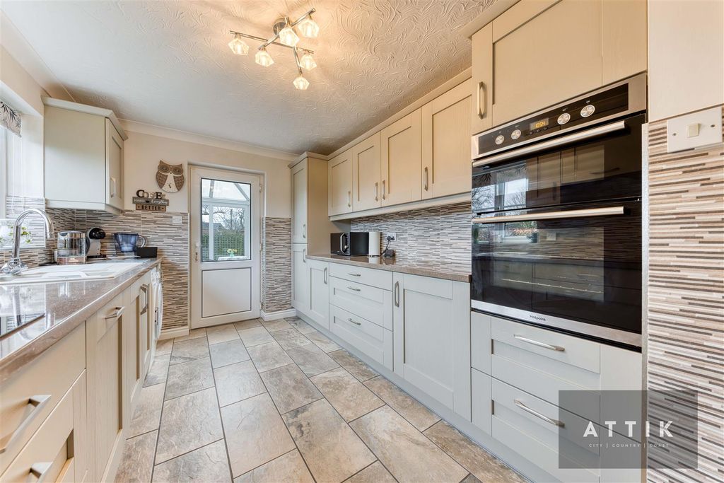 Property photo 2 of 48 Attik-30.Jpg