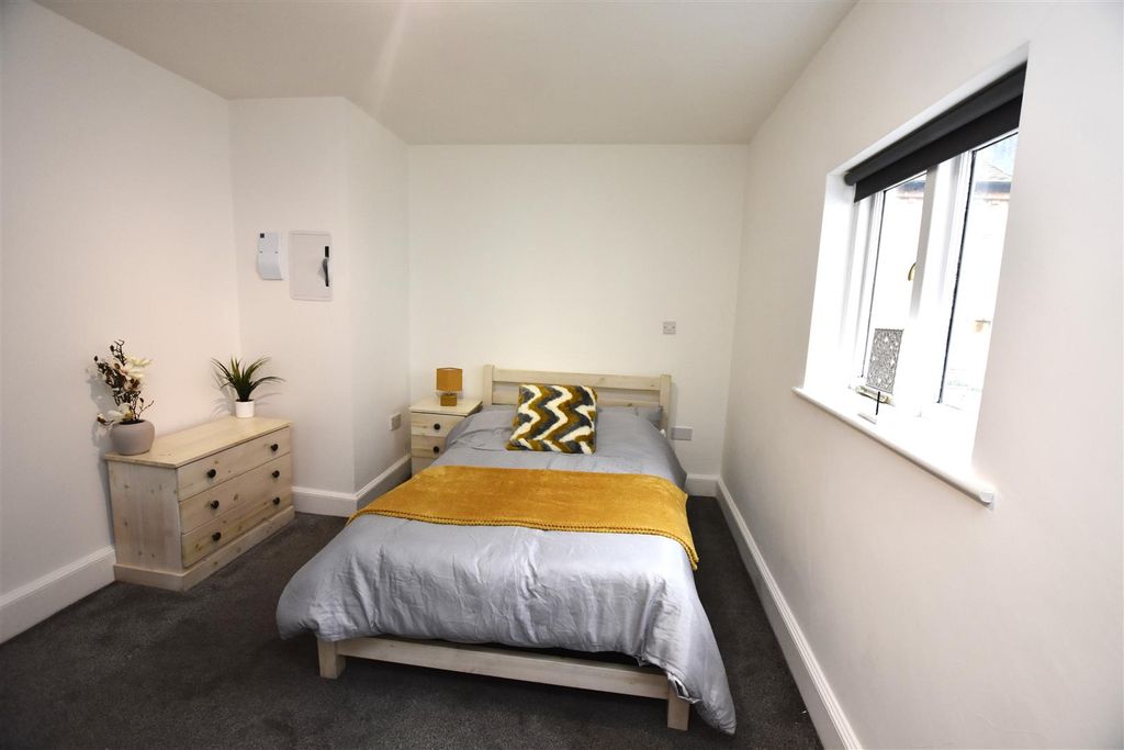 Property photo 2 of 10 Image00012.Jpeg