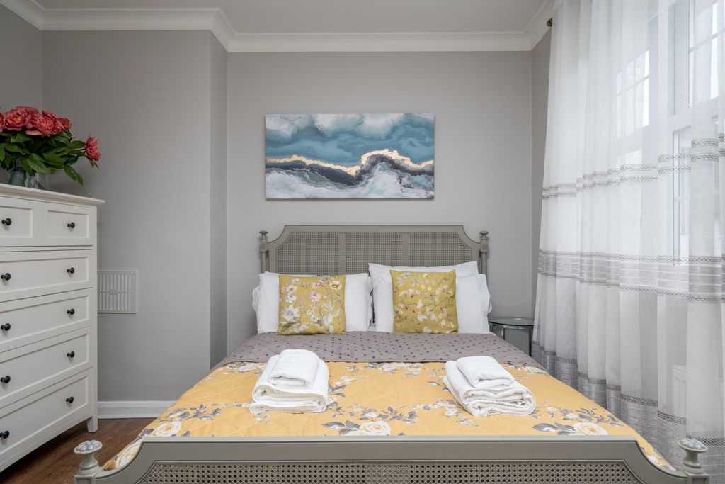 Property photo 3 of 25