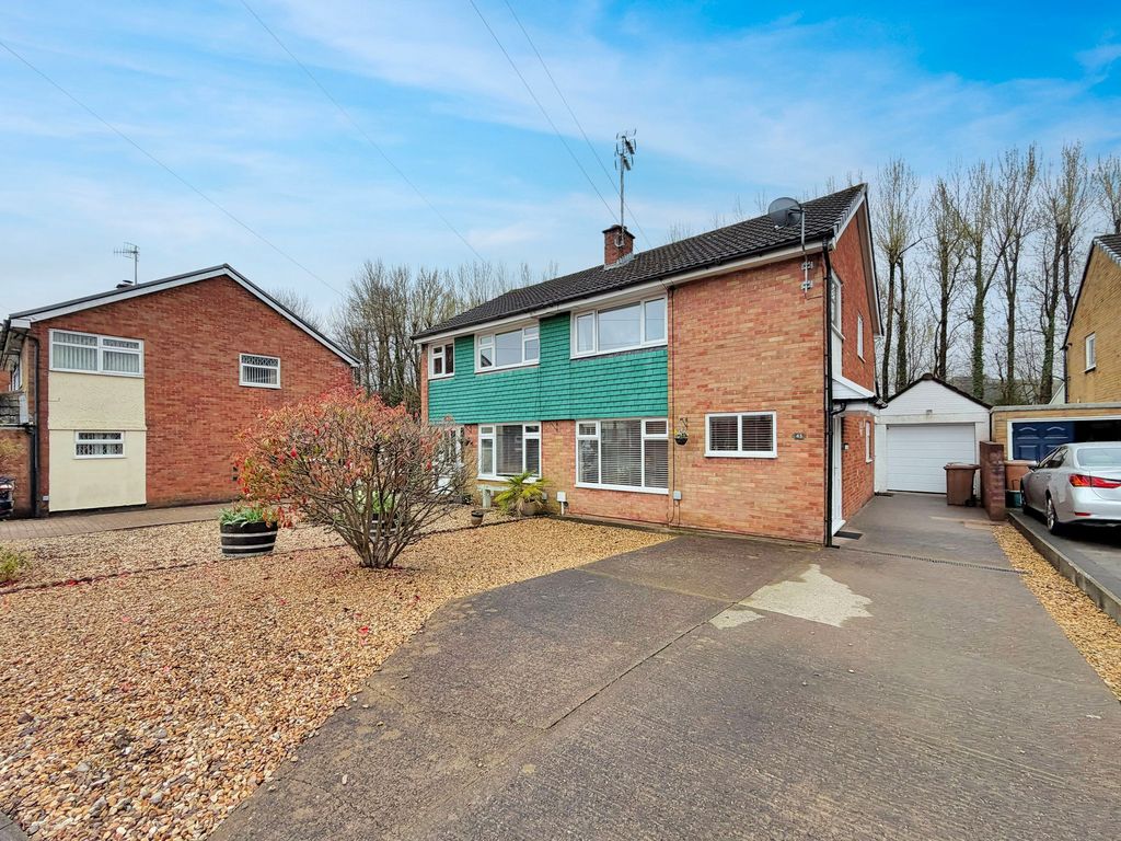 Property photo 1 of 32