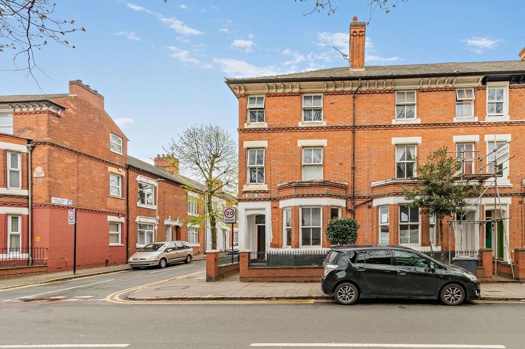 Property photo 1 of 34