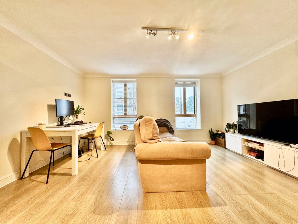 Property photo 2 of 7 Photo 9