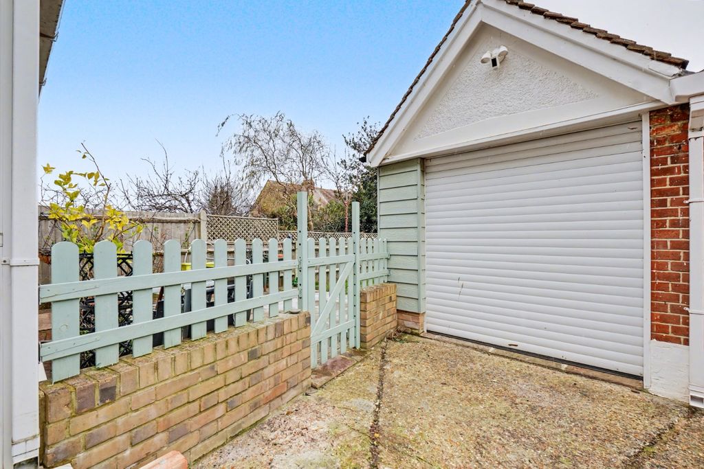 Property photo 2 of 19 4695647