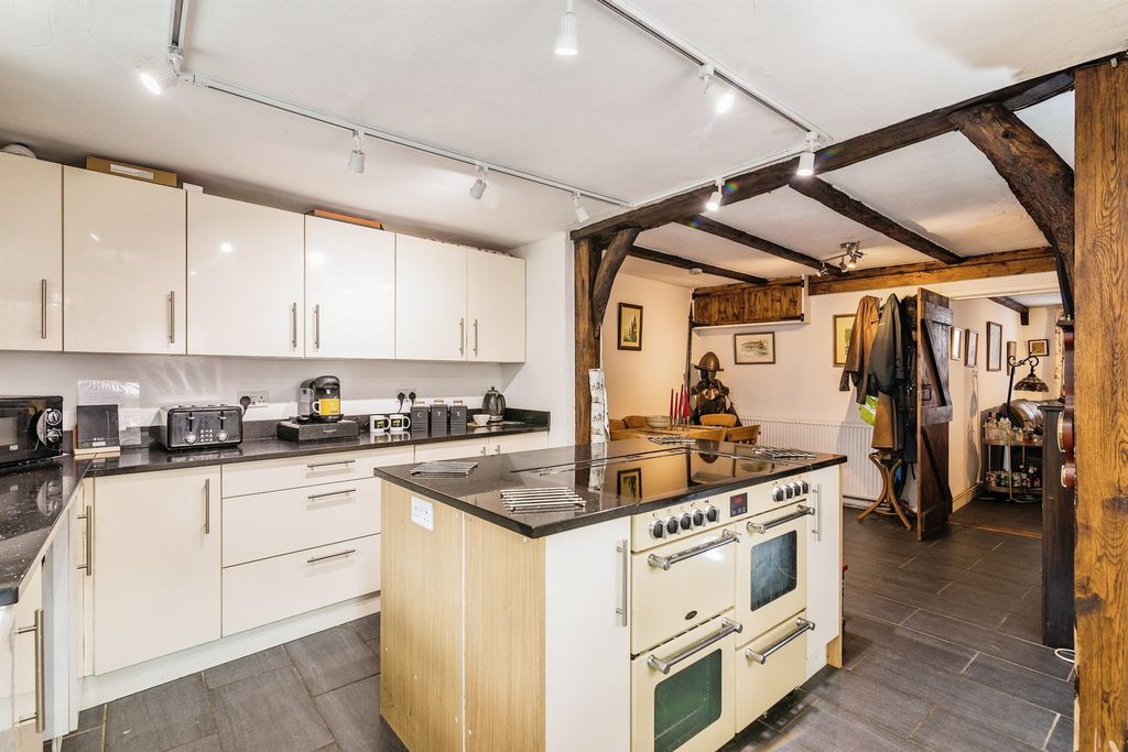 Property photo 2 of 17