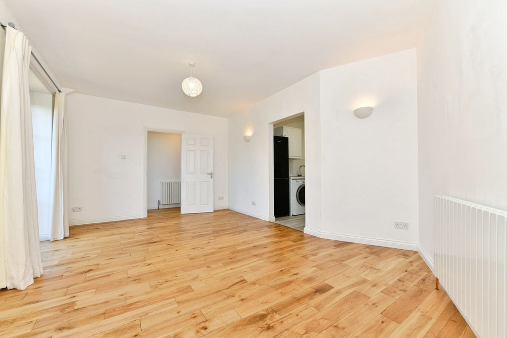 Property photo 3 of 16 Pbox-Img.Jpg