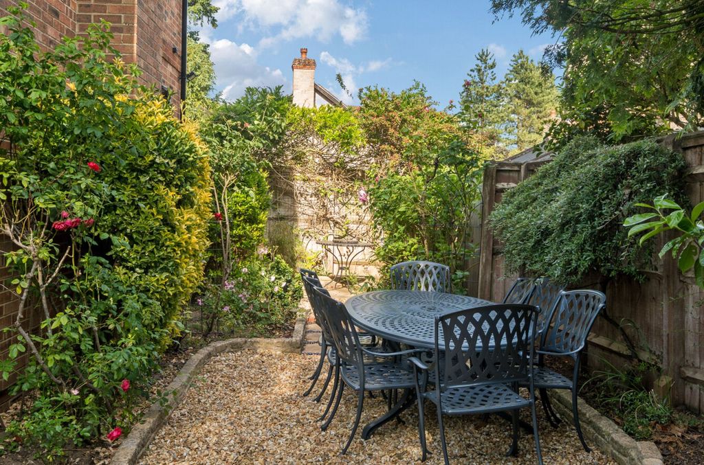 Additional image 22 of 5 bed detached house for saleHoggarth Close, Petersfield GU31