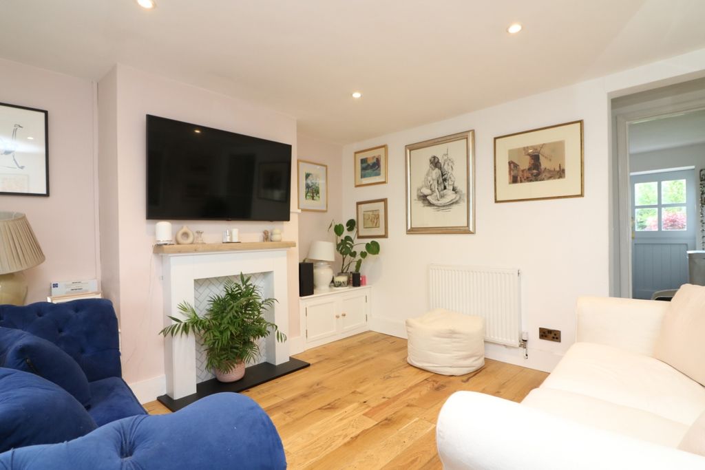 Property photo 3 of 17 Img_6201