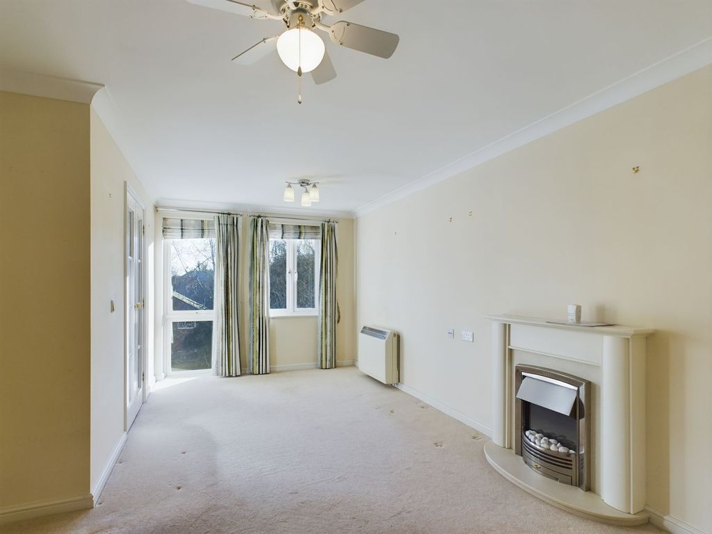 Property photo 2 of 11