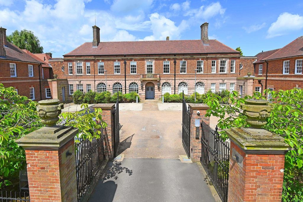 Property photo 2 of 18