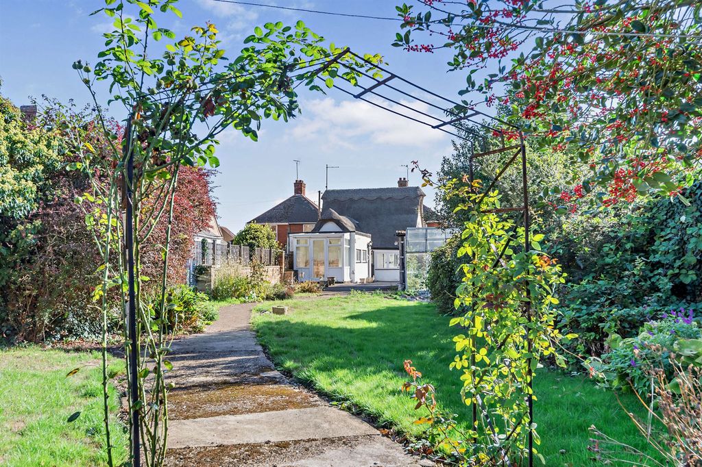 Property photo 2 of 13