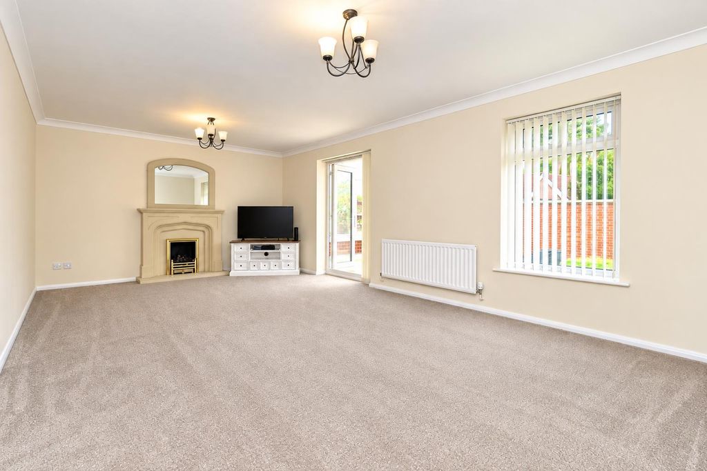 Property photo 2 of 19
