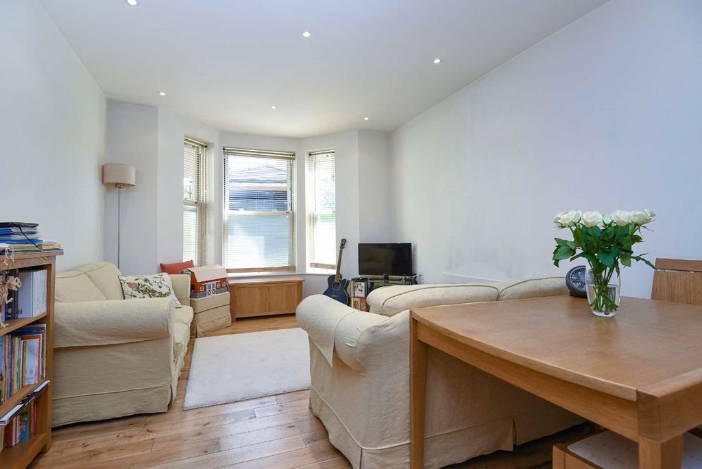 Property photo 2 of 6