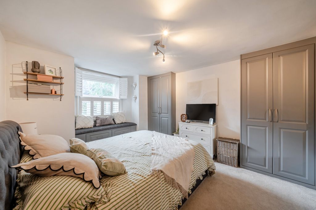 Property photo 3 of 14 1407598-7-6989B94...